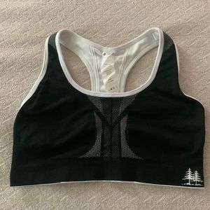 Razor back sports bra  🏀